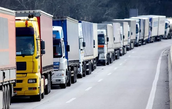 Iran, Azerbaijan to Increase Truck Traffic at Astara Border