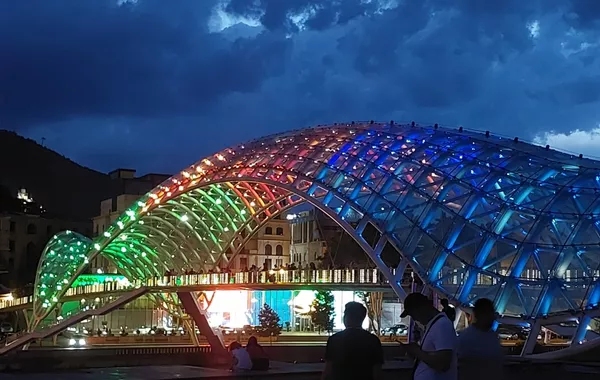 Georgia’s Iconic Peace Bridge Lights Up in Azerbaijan’s National Colors