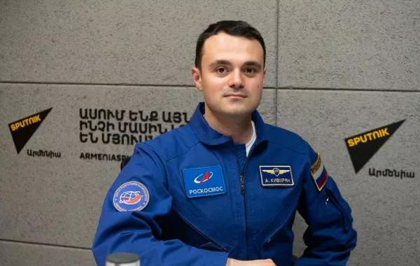 Roscosmos Cosmonaut Joins SpaceX Crew-14 Mission to International Space Station