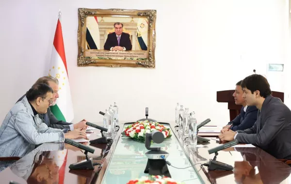 Tajikistan, UK’s Really English Join Forces to Boost English Language Learning