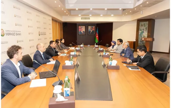 Azerbaijan, Al-Hidayah Group Discuss Growth of Islamic Banking