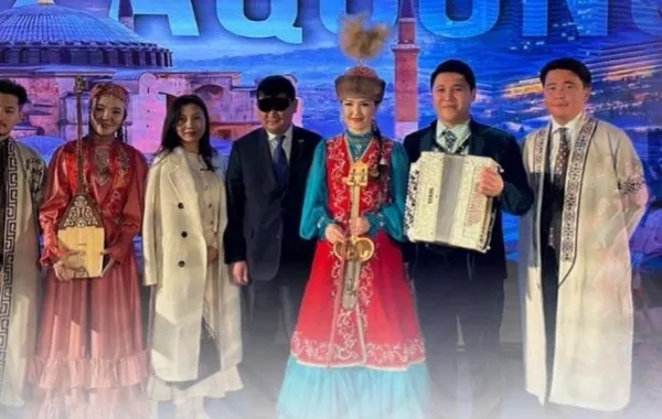 Kazakh Artists Perform Traditional, Modern Music in Istanbul