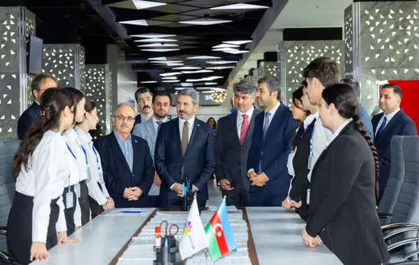 Turkish Deputy Minister Visits 'ASAN Khidmet' Center