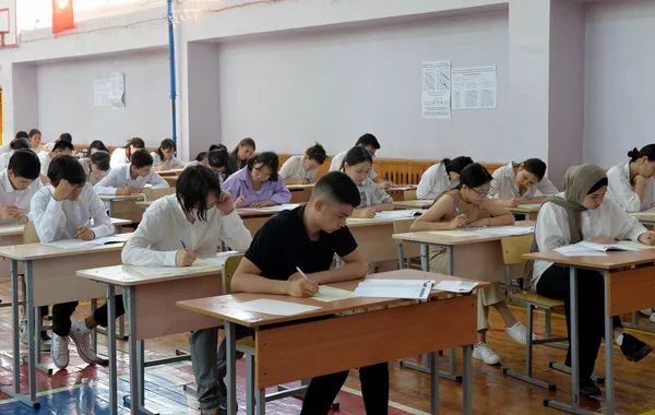 Kyrgyz Students Can Win Full Scholarships to Study in Romania
