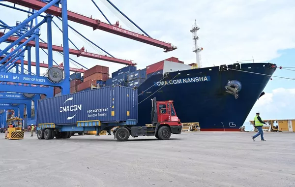 Türkiye Sends 360 Tons of Aid to Displaced People in Lebanon