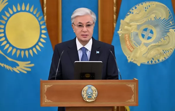 Kazakh President Praises Energy Workers at Akorda Ceremony
