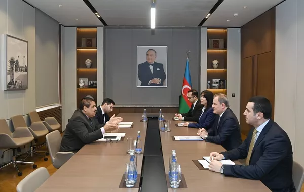 Azerbaijani FM Meets Colombian Ambassador at End of Diplomatic Mission
