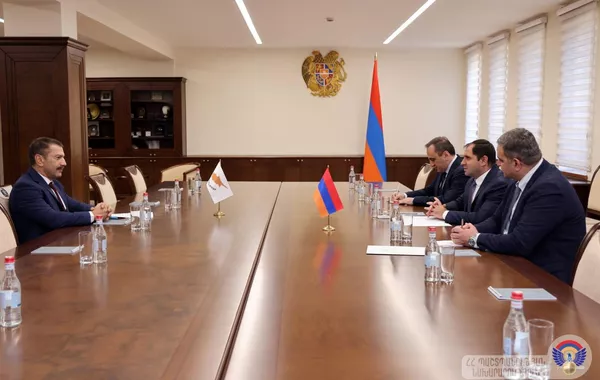 Armenia and Cyprus Discuss Defense Cooperation