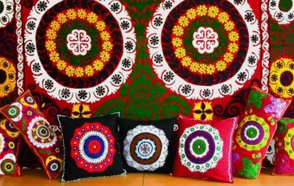 Suzani Embroidery Brings Global Masters to Tajikistan