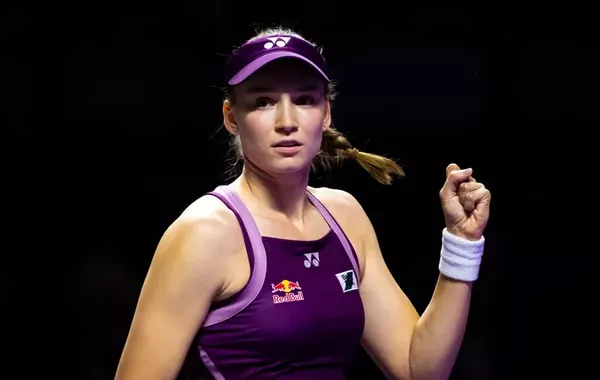 Kazakhstan's Rybakina Extends Perfect Streak with Dominant Win at WTA Finals