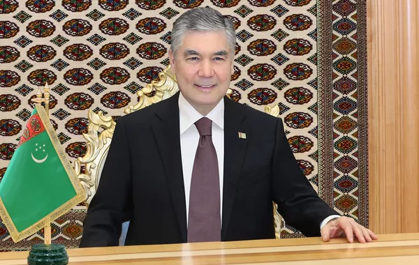 Chairman of Turkmenistan’s Halk Maslahaty Visits Victory Park in Baku