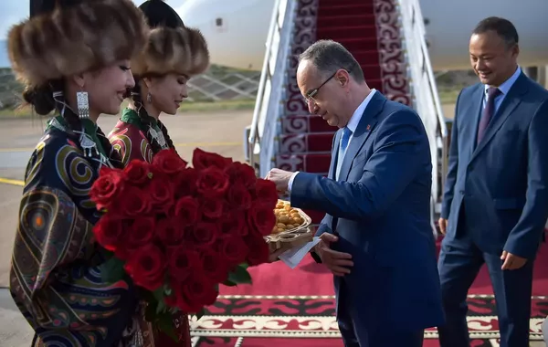 Kyrgyzstan Welcomes Albanian President on Official Visit