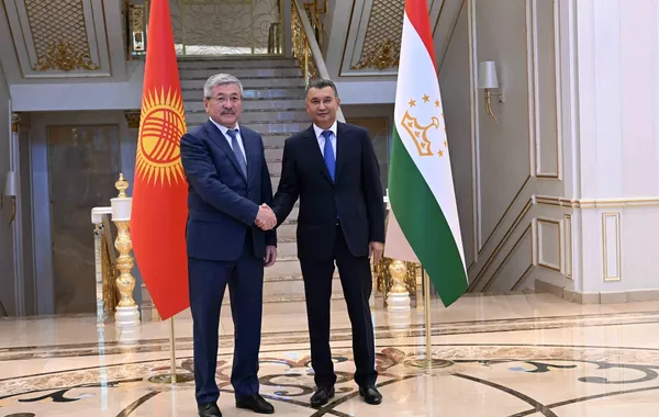 Kyrgyzstan and Tajikistan Discuss Boosting Trade Turnover and Air Connectivity