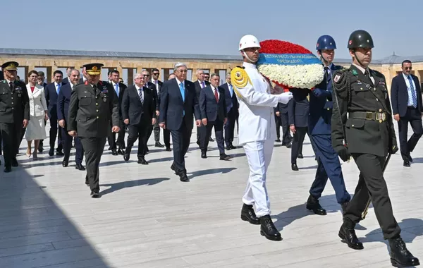 Kassym-Jomart Tokayev Pays Tribute at Mustafa Kemal Ataturk's Mausoleum