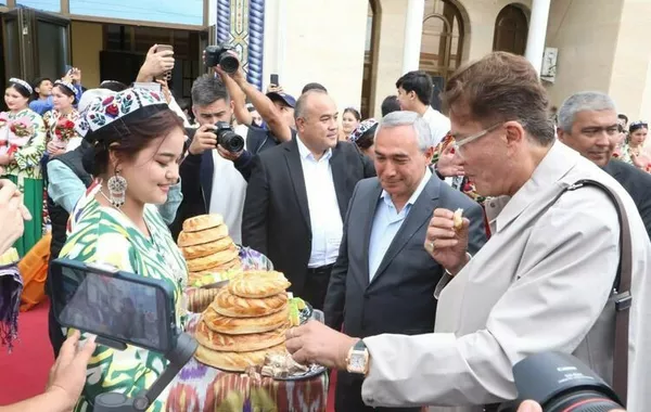 Kyrgyzstan Showcases Traditional Art at International Event in Uzbekistan's Kokand
