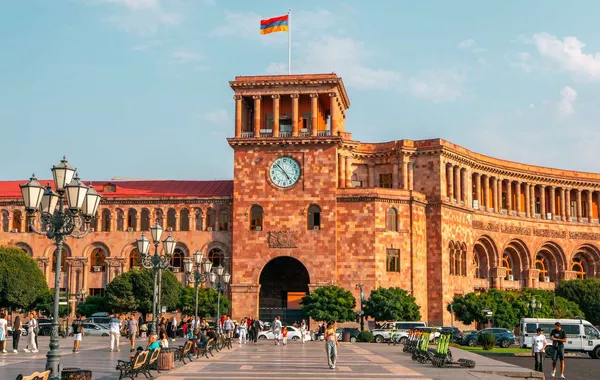 Experts: Visit to Yerevan Shows Psychological Barriers Are Easing