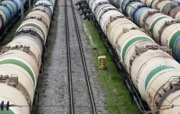 Kyrgyzstan's Fuel Exports to Afghanistan Surge 23-Fold in 2025