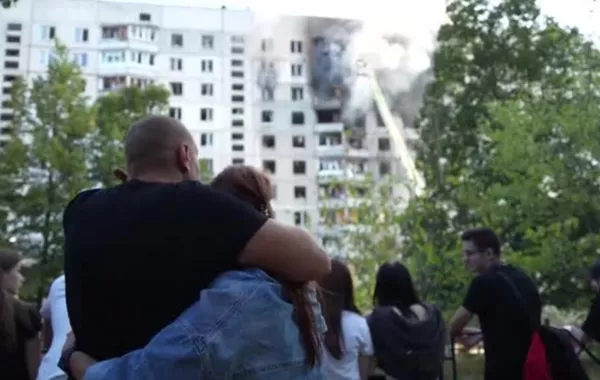 Russian Bomb Strike Hits Residential Tower in Ukraine's Kharkiv