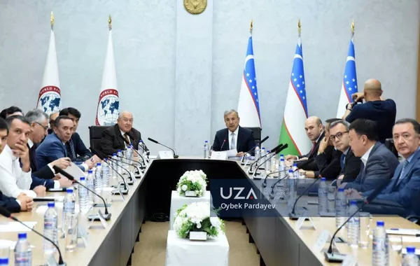 Uzbekistan Hosts Roundtable on Sustainable Development, Healthcare, and Geopolitics
