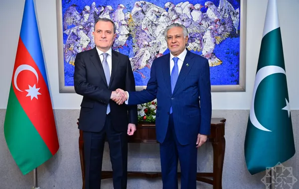 Azerbaijani, Pakistani FMs Discuss Bilateral Ties, US-Iran Deal