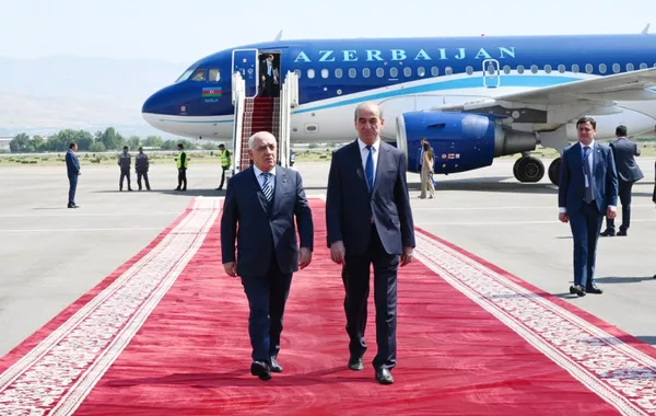 Azerbaijani PM Begins Working Visit to Dushanbe