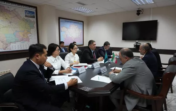 Kazakhstan, Iran Set Sights on Strengthening Transport & Logistics Partnership