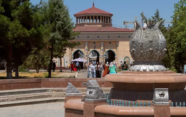 Russian Companies Recruit Uzbek Workers for New Jobs