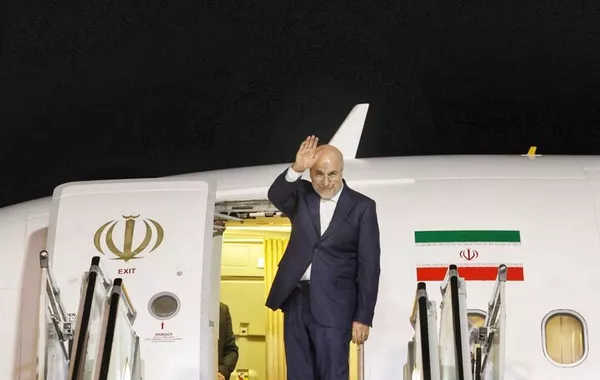 Iran’s Chief Negotiator Heads to Oman for Talks on New Hormuz Arrangements