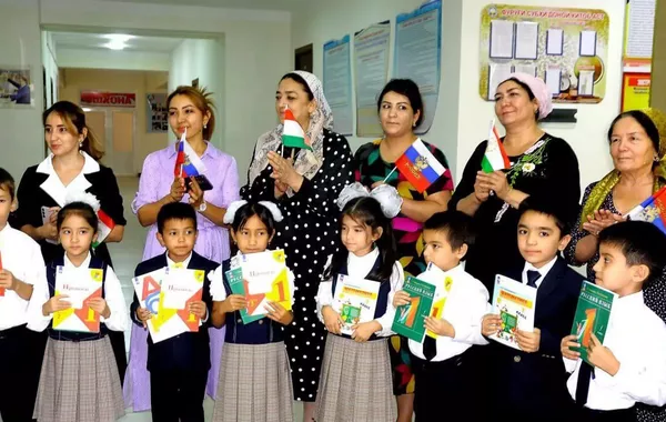 Russia to Send 800,000 Russian Textbooks to Tajik Schools in 2025