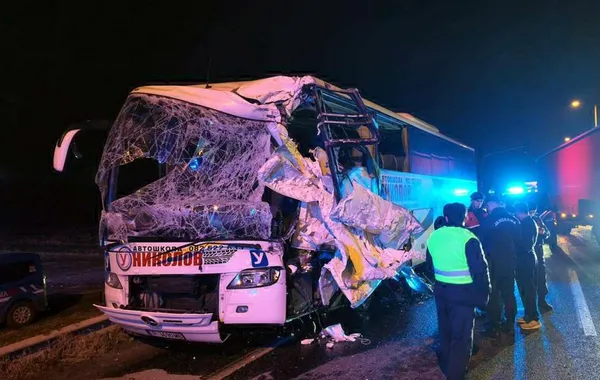 Ten Injured as Tour Bus Carrying Bulgarian Tourists Collides With Truck in Türkiye