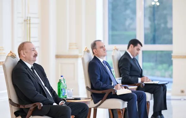 Ilham Aliyev Invites Indonesian President to Visit Azerbaijan