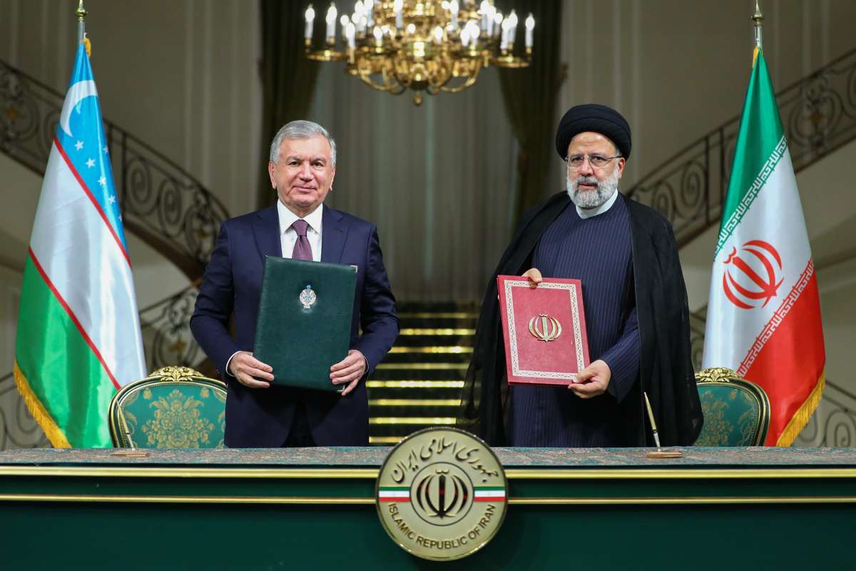 Iran and Uzbekistan Sign Economic Cooperation Agreements