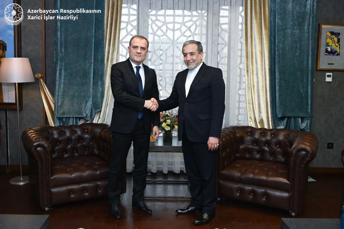 Azerbaijan, Iran Discuss Cooperation Issues, Joint Initiatives