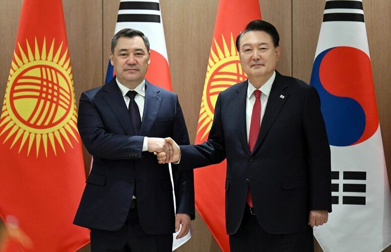 Sadyr Japarov Invites South Korean Counterpart to Visit Kyrgyzstan