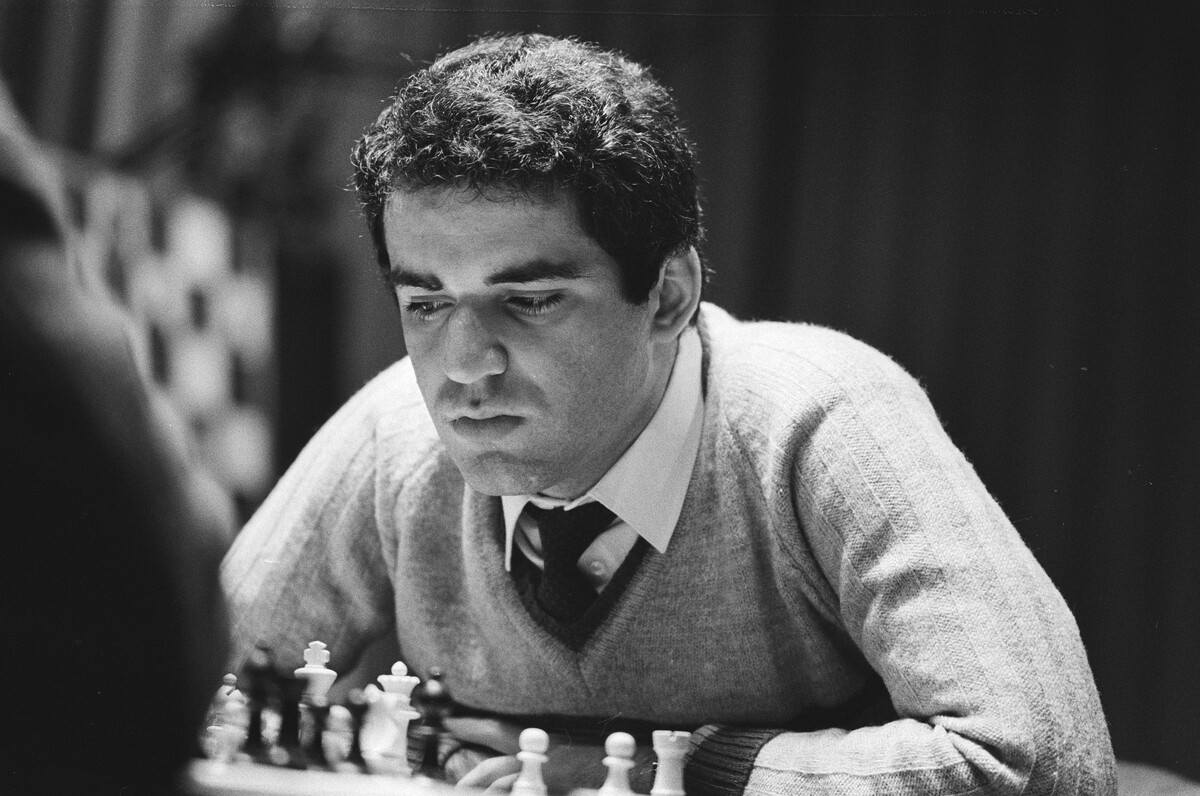 Garry Kasparov: The Chess Star’s Baku Years