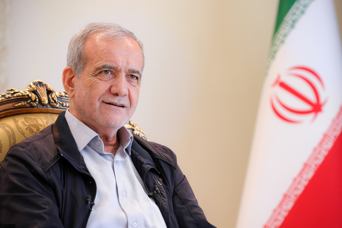 Iranian President Masoud Pezeshkian Pledges Action on Language Rights, Lake Urmia, and Decentralization