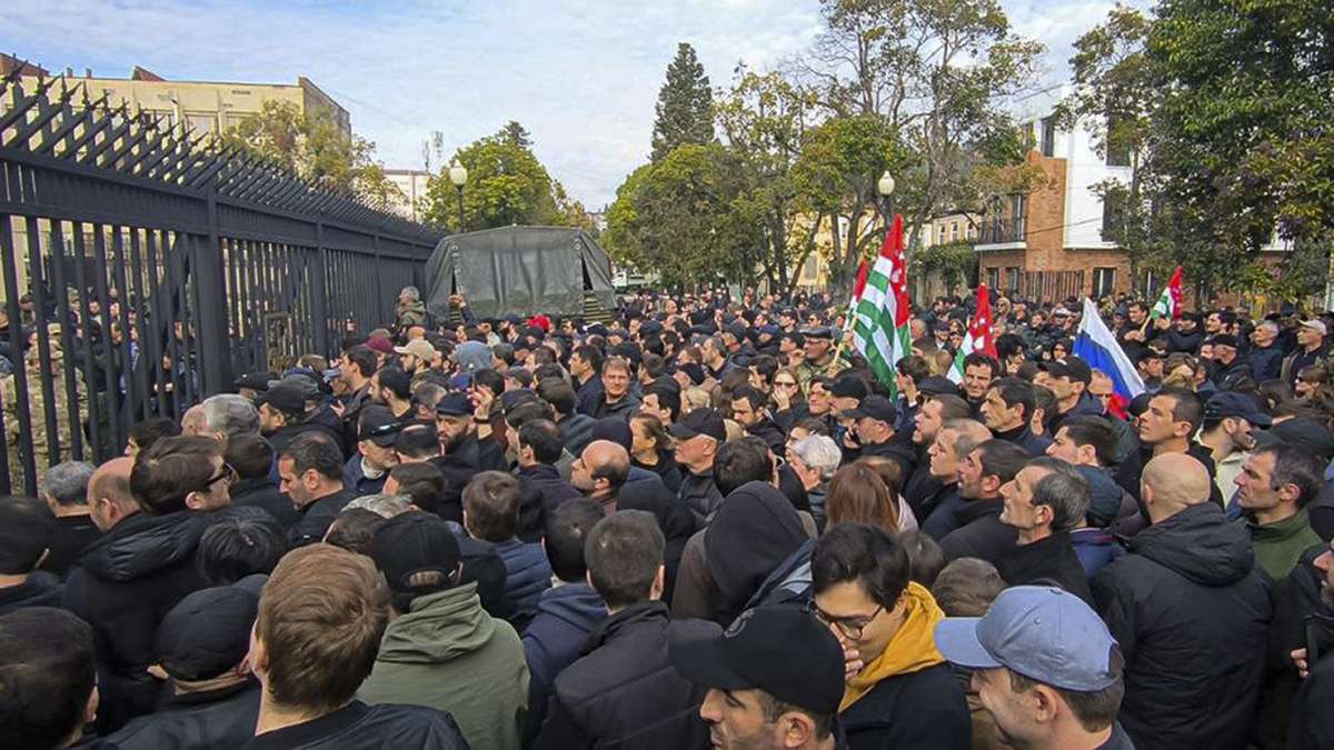 Crisis in Abkhazia: Protests Against Investment Agreement with Russia