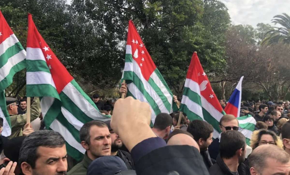 Protesters in Russian-backed Georgian Region Demand Leader's Resignation