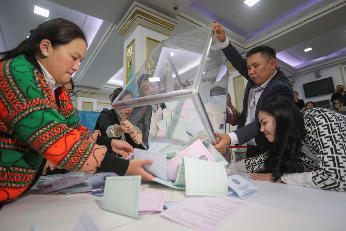Kazakh Ruling Party Wins 54% of Vote in Snap Election