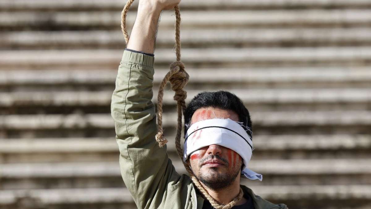 Iran Executes Over 130 People in a Month: Report